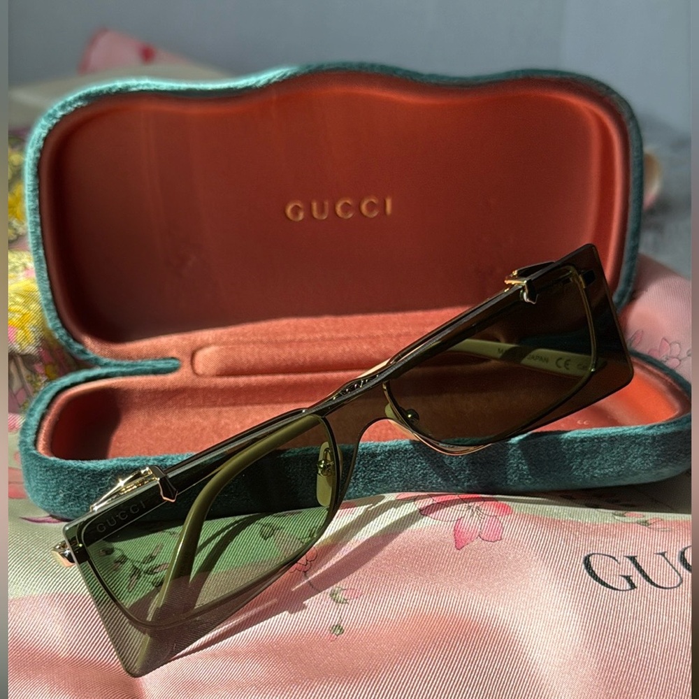 Gucci Gold and Green Eyewear with Green Velour Case